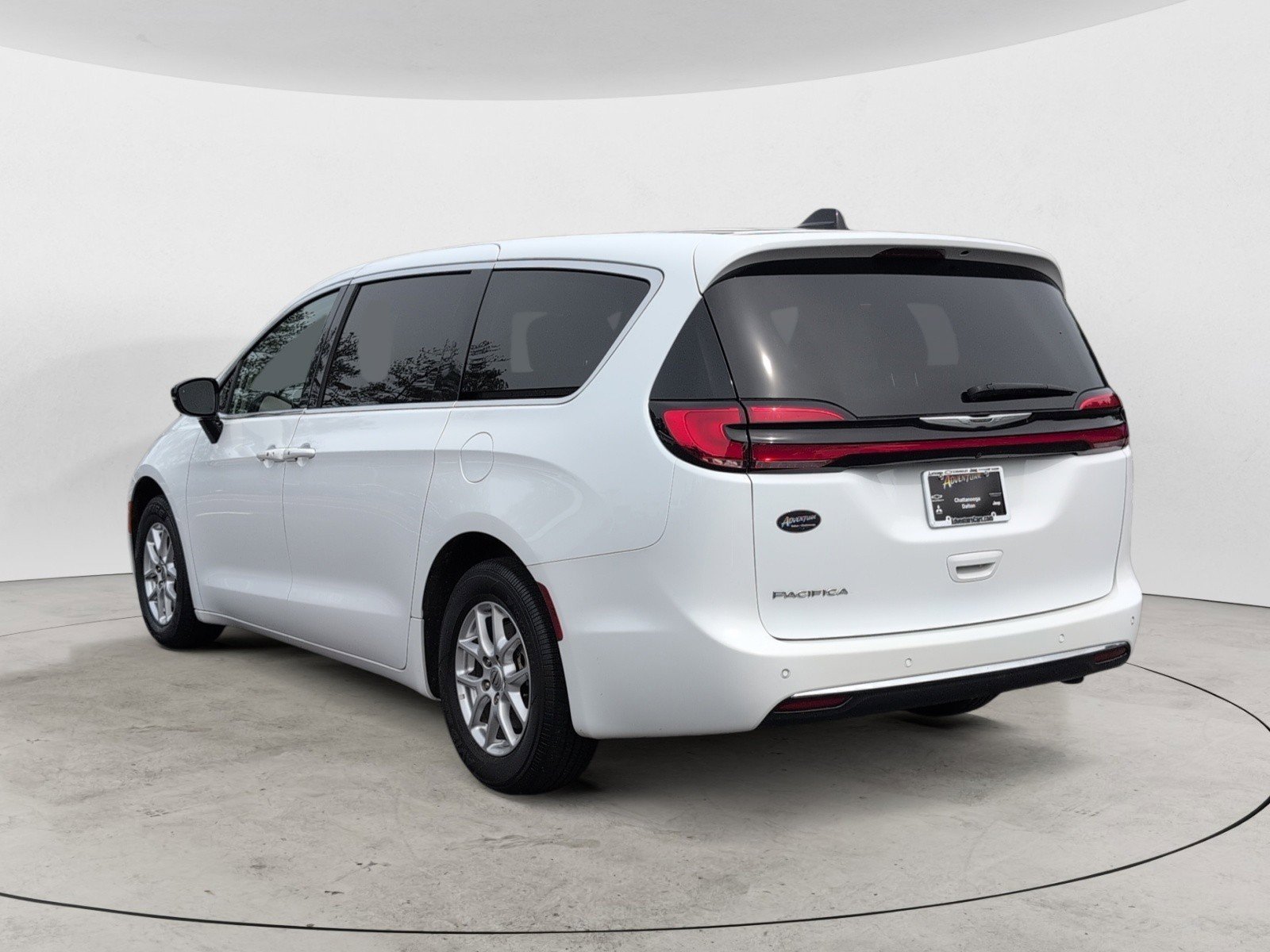 Used 2024 Bright White Clearcoat Chrysler Touring L image 5