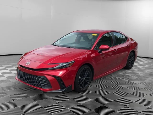 2025 Toyota Camry SE Hybrid's photo