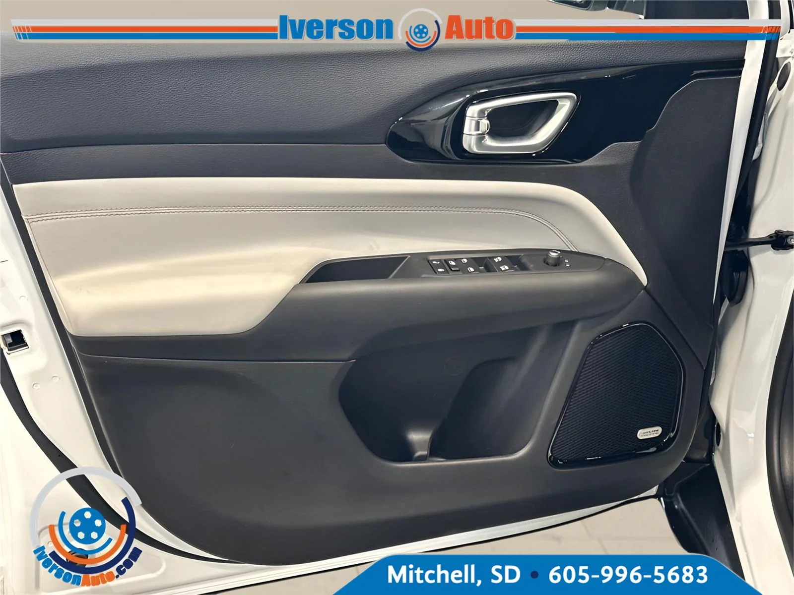 New 2026 Bright White Clearcoat Jeep Limited image 13