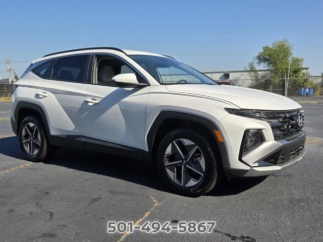 Used 2025 White Hyundai SEL image 7