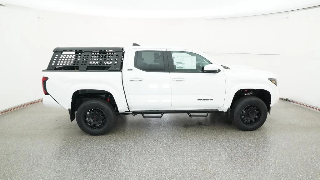 2025 Toyota Tacoma SR5 - Photo 39