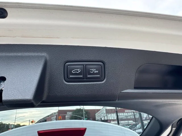 Used 2023 White Kia SX image 32