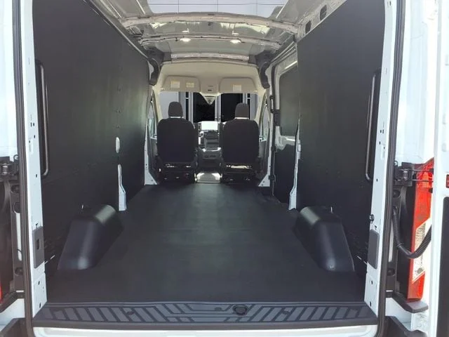 New 2026 Oxford White Ford Cargo Van image 31