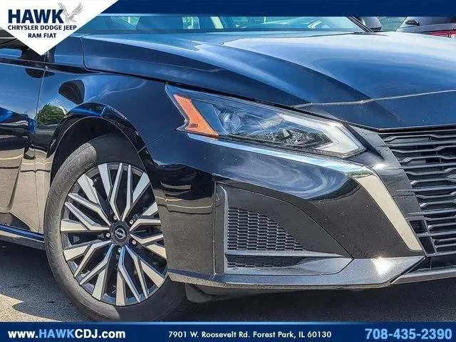 Used 2024 Black Nissan 2.5 SV image 3