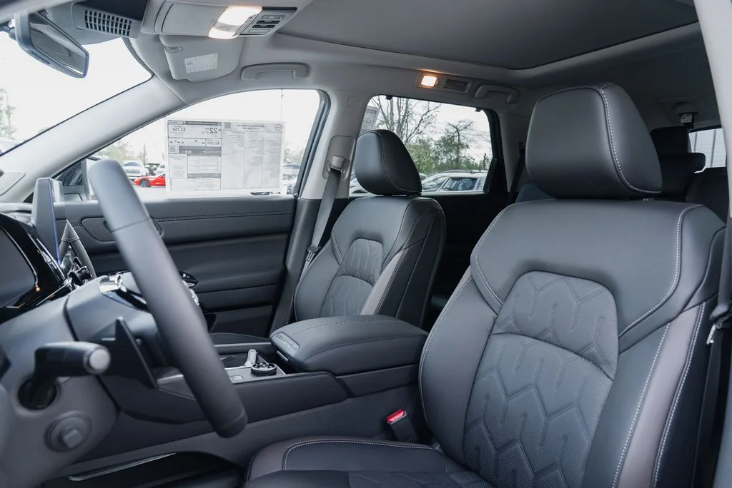 New 2026 Everest White Pearl TriCoat Nissan Platinum image 23