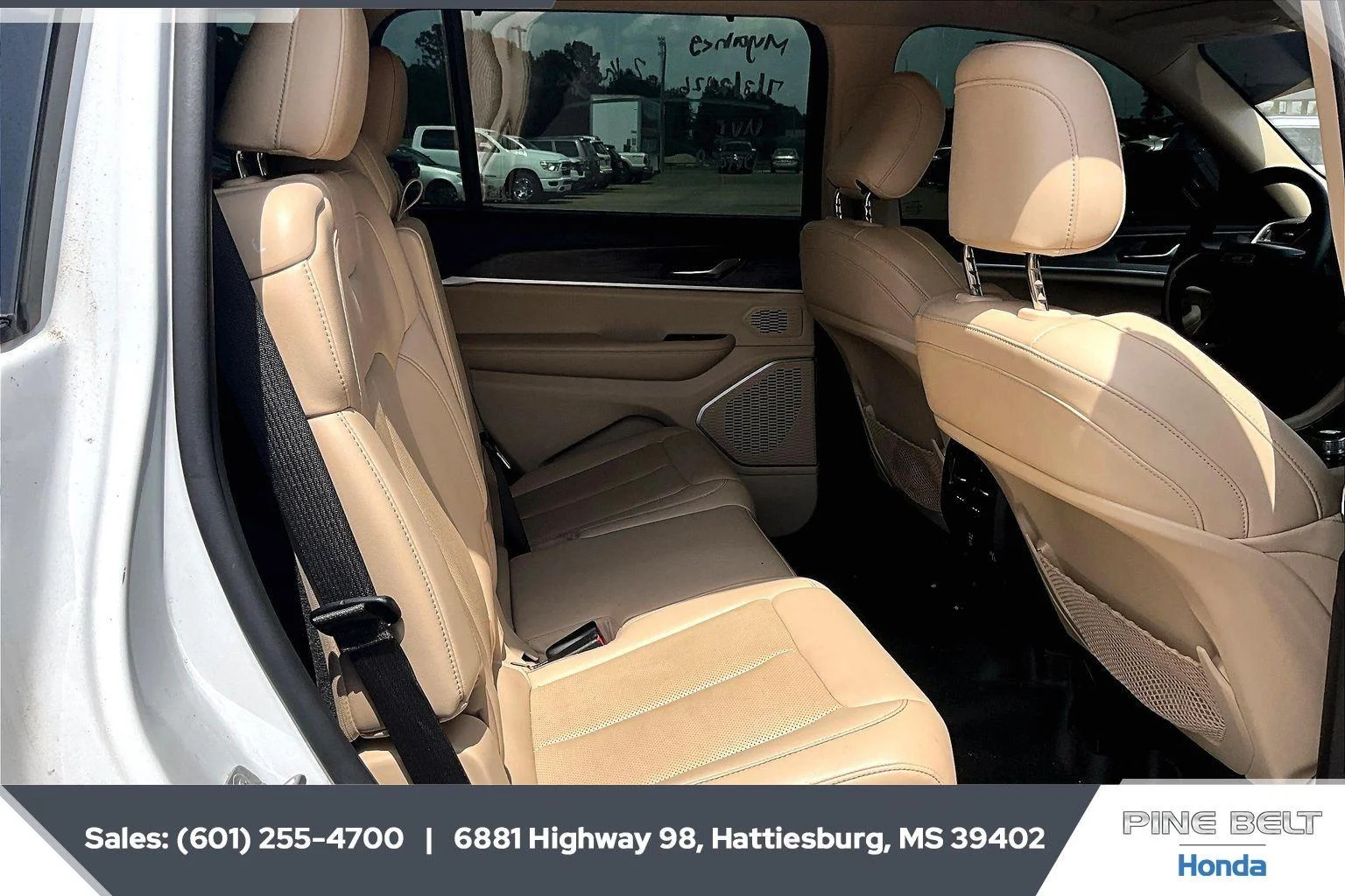 Used 2022 Bright White Clearcoat Jeep Limited image 3
