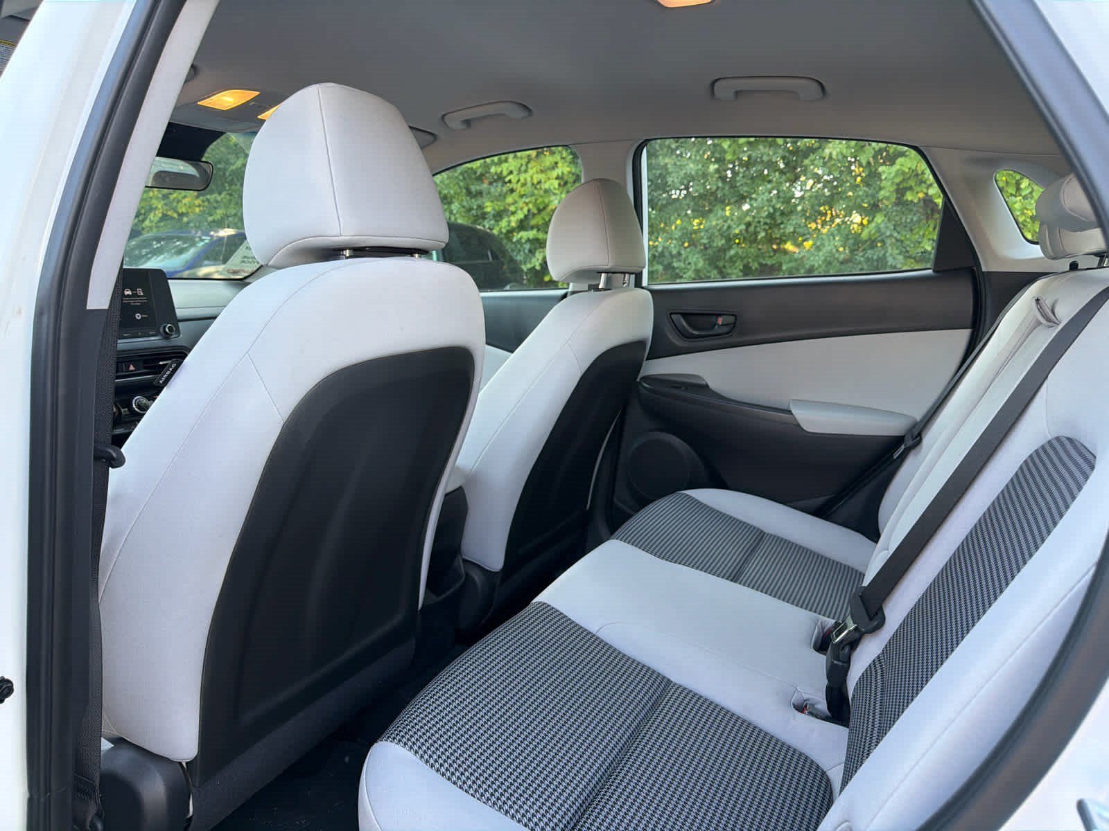 2023 Hyundai Kona SE - Photo 6