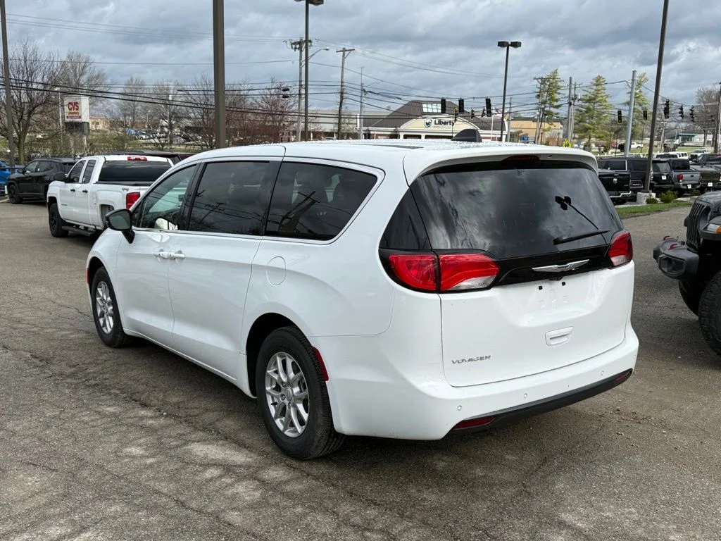 New 2026 Bright White Clear-Coat Exterior Paint Chrysler LX image 8