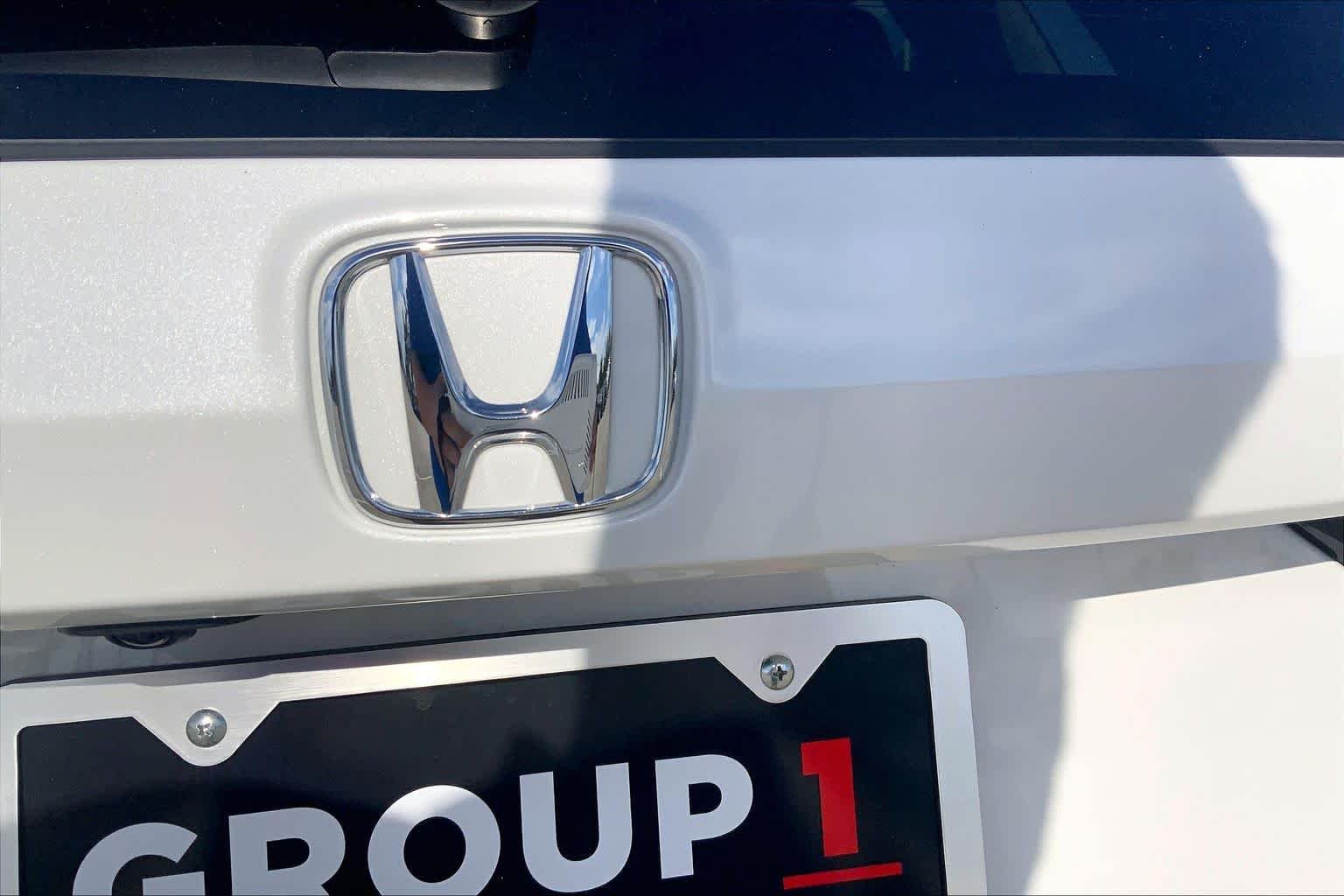 Used 2026 Platinum White Pearl Honda EX image 9