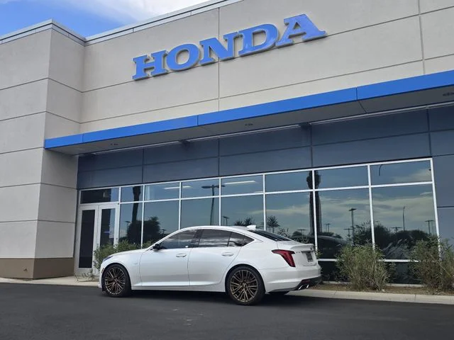 Used 2020 Crystal White Tricoat Cadillac Luxury image 20