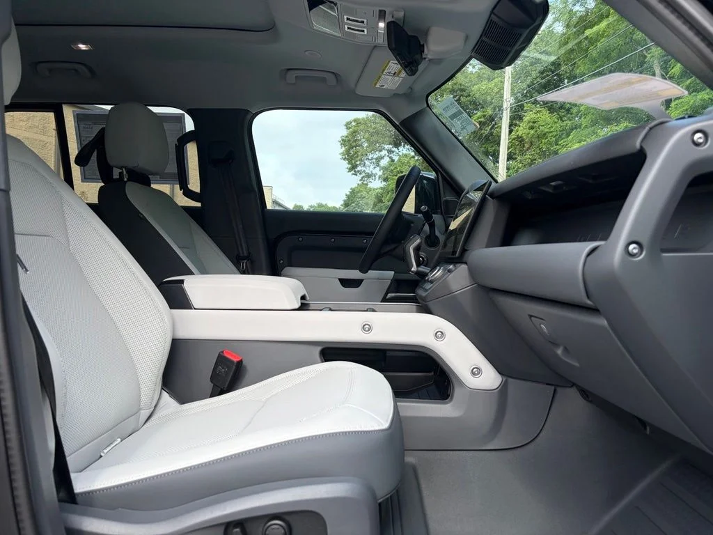 New 2026 Black Land Rover S image 15