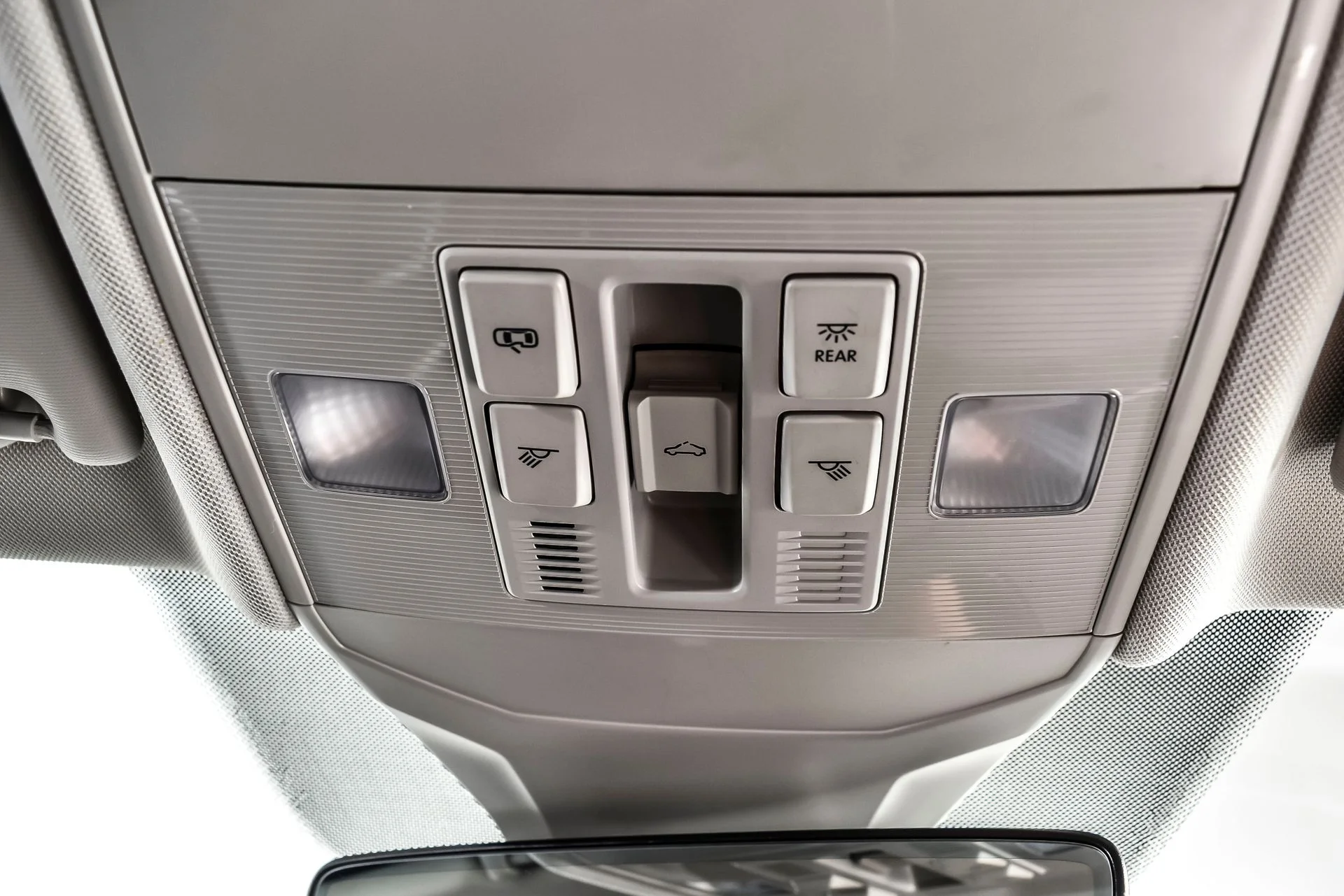 Used 2025 Platinum Gray Metallic Volkswagen 1.5T SE image 27