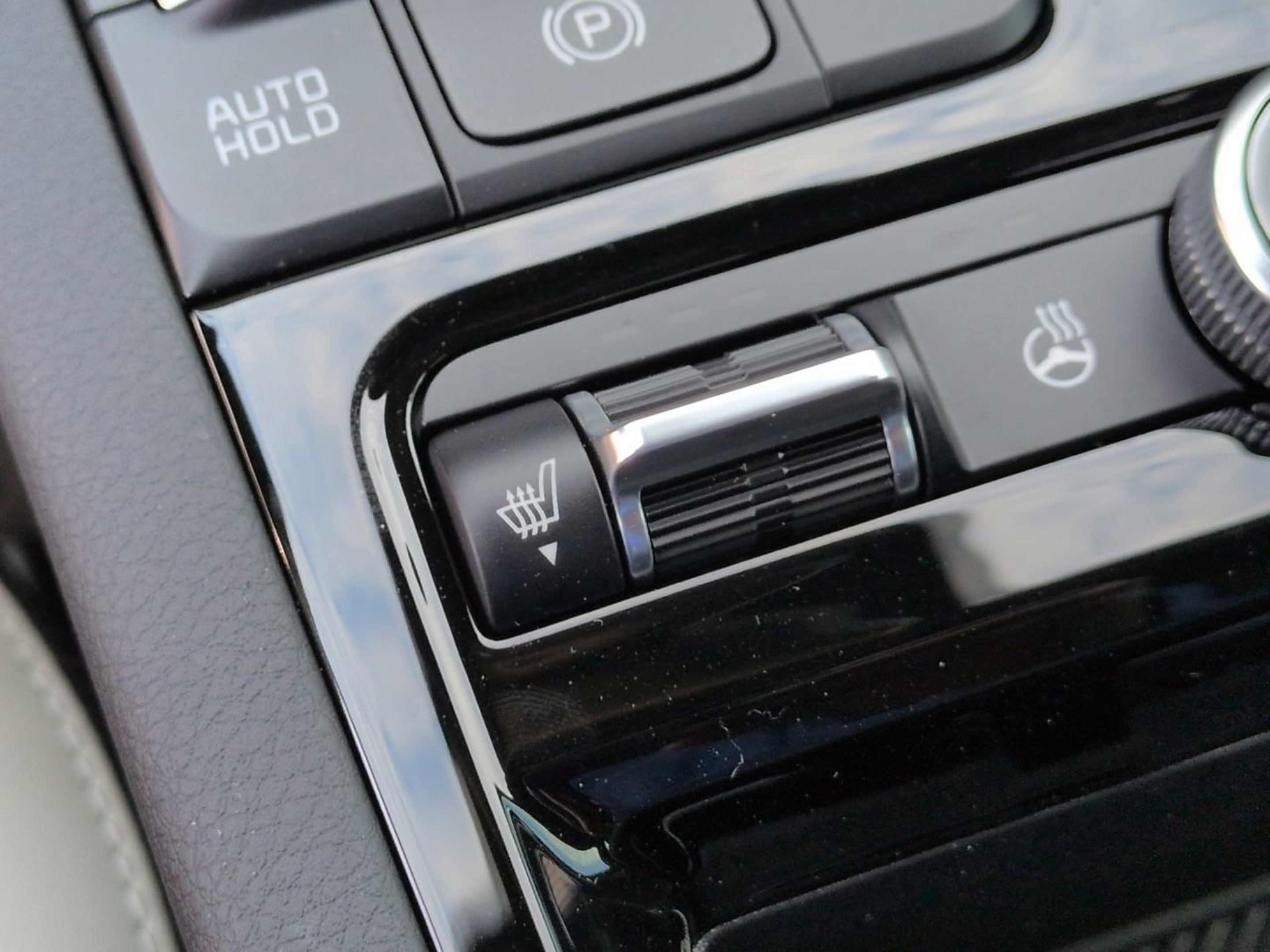 New 2026 Wolf Gray Kia GT-Line AWD image 21