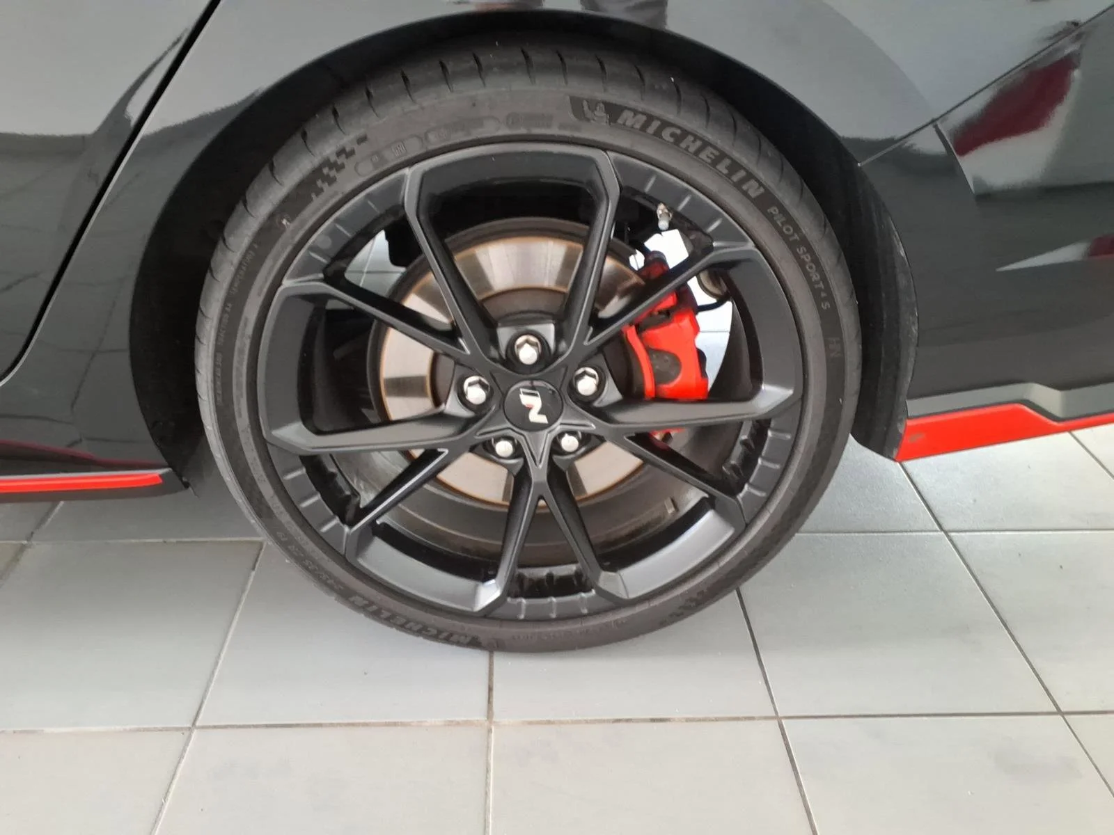 Used 2025 Abyss Black Hyundai Base image 16