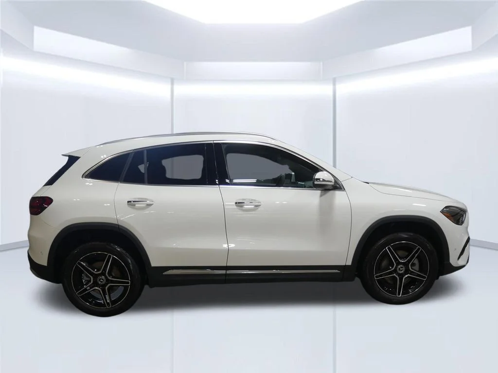 New 2026 Polar White Mercedes-Benz GLA 250 image 47