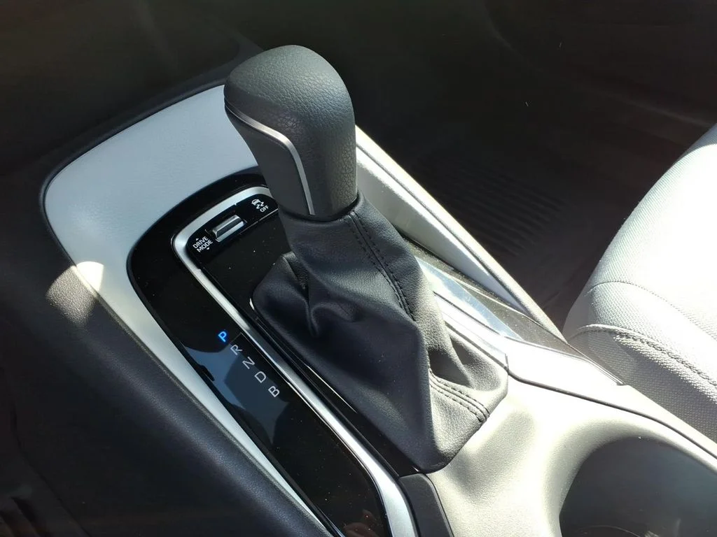 2026 Toyota Corolla SE - Photo 14