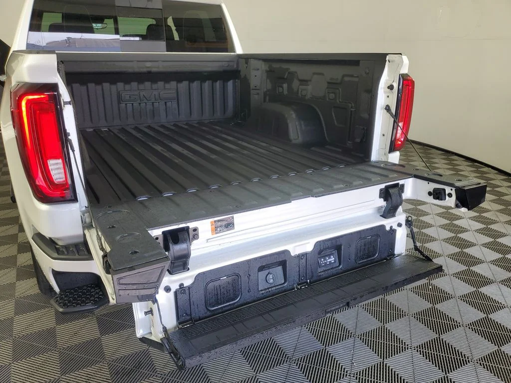 Used 2025 White GMC Denali Ultimate image 36