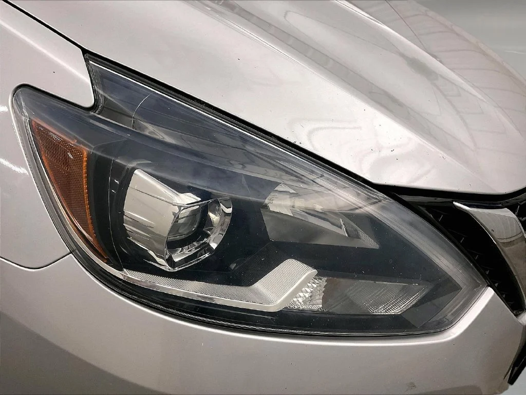 Used 2017 Silver Nissan SR image 33