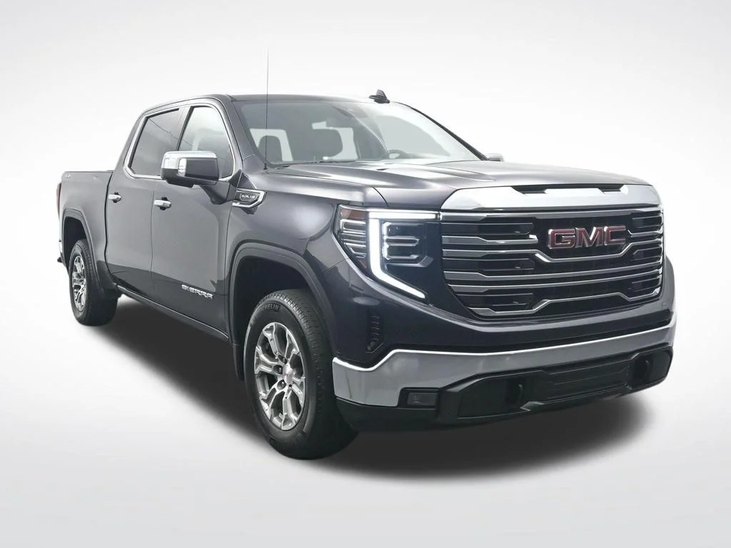 Used 2025 Silver GMC SLT image 3