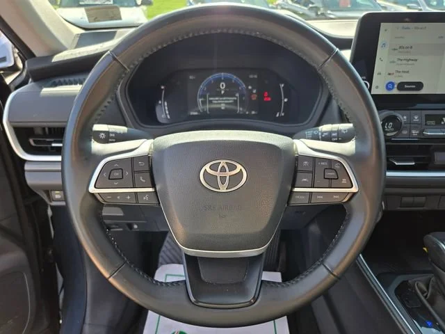 Used 2025 Gray Toyota XLE image 30