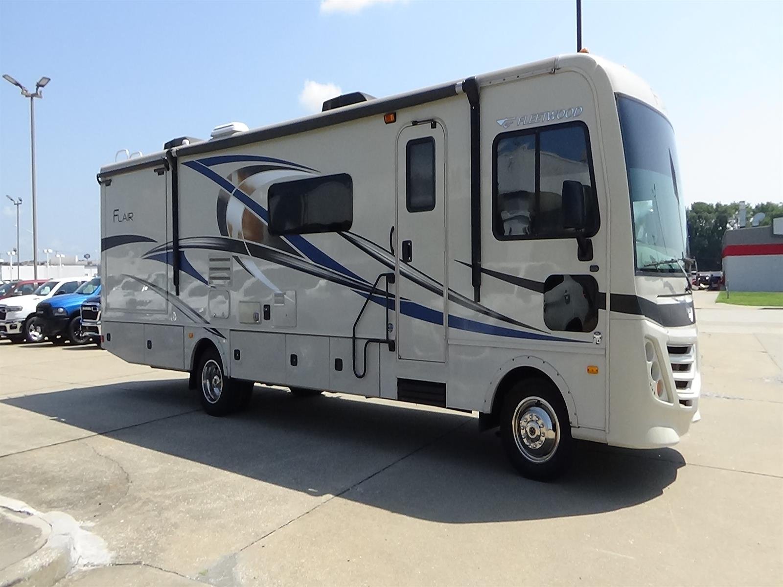 Used 2016 Tan Ford Fleetwood Flair image 6