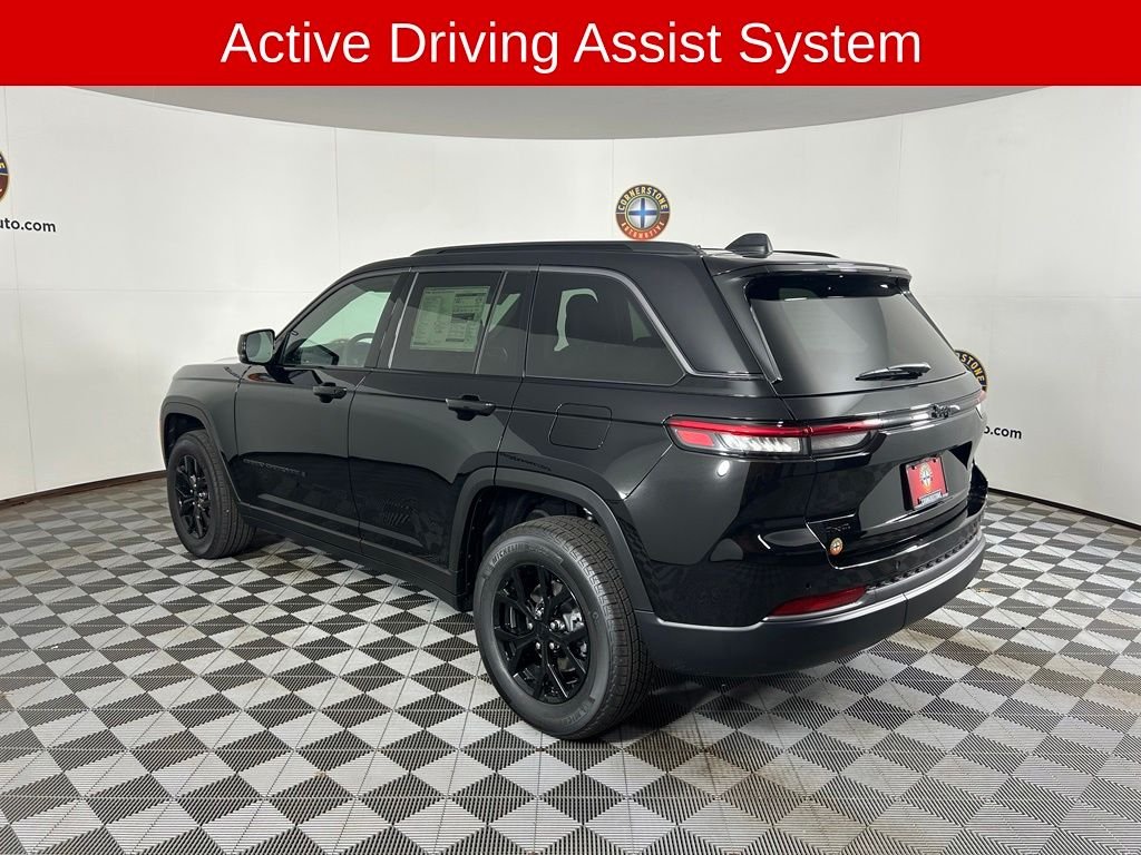 New 2026 Diamond Black Crystal Pearlcoat Jeep Altitude image 18