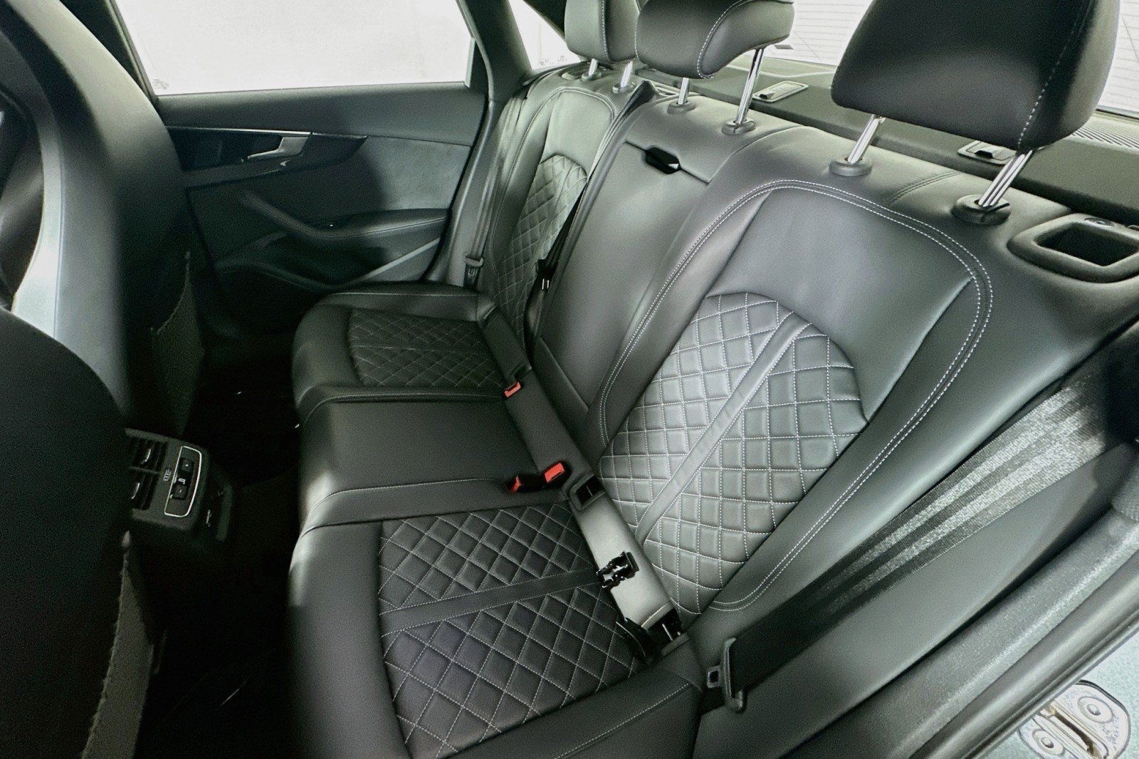 Used 2023 Daytona Gray Pearl Effect Audi Premium Plus image 9