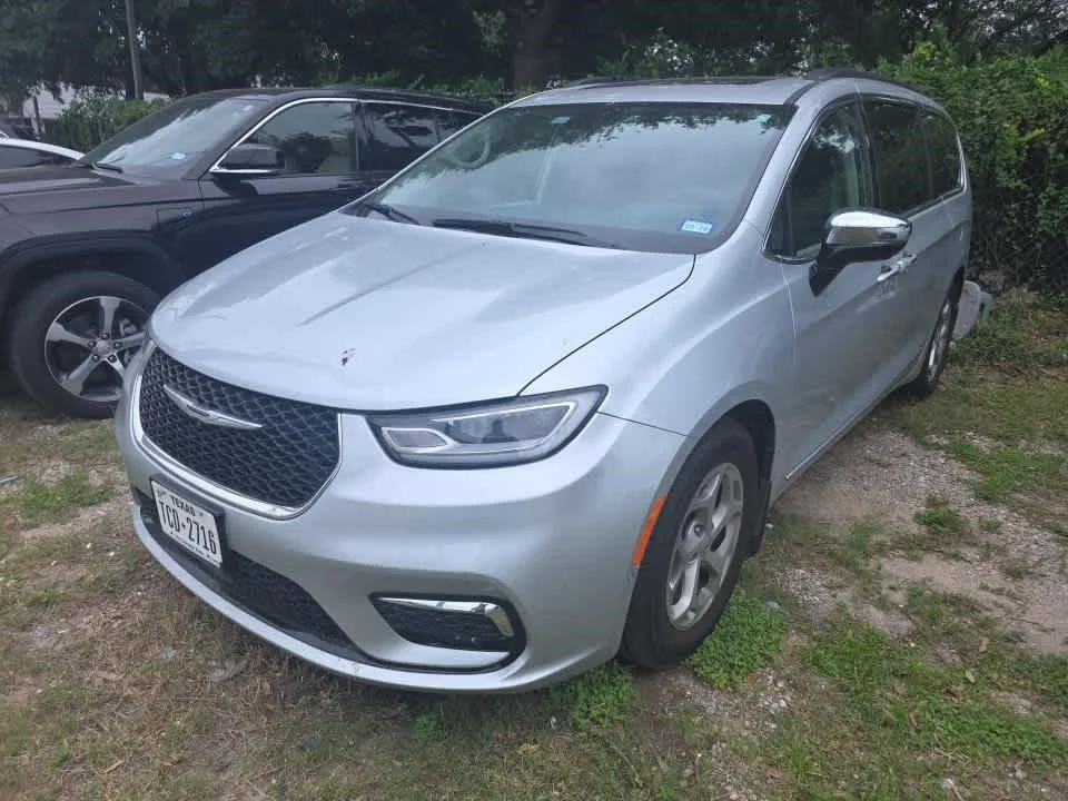 Used 2023 Chrysler Pacifica Limited with VIN 2C4RC1GG5PR571135 for sale in Brooklyn Park, Minnesota