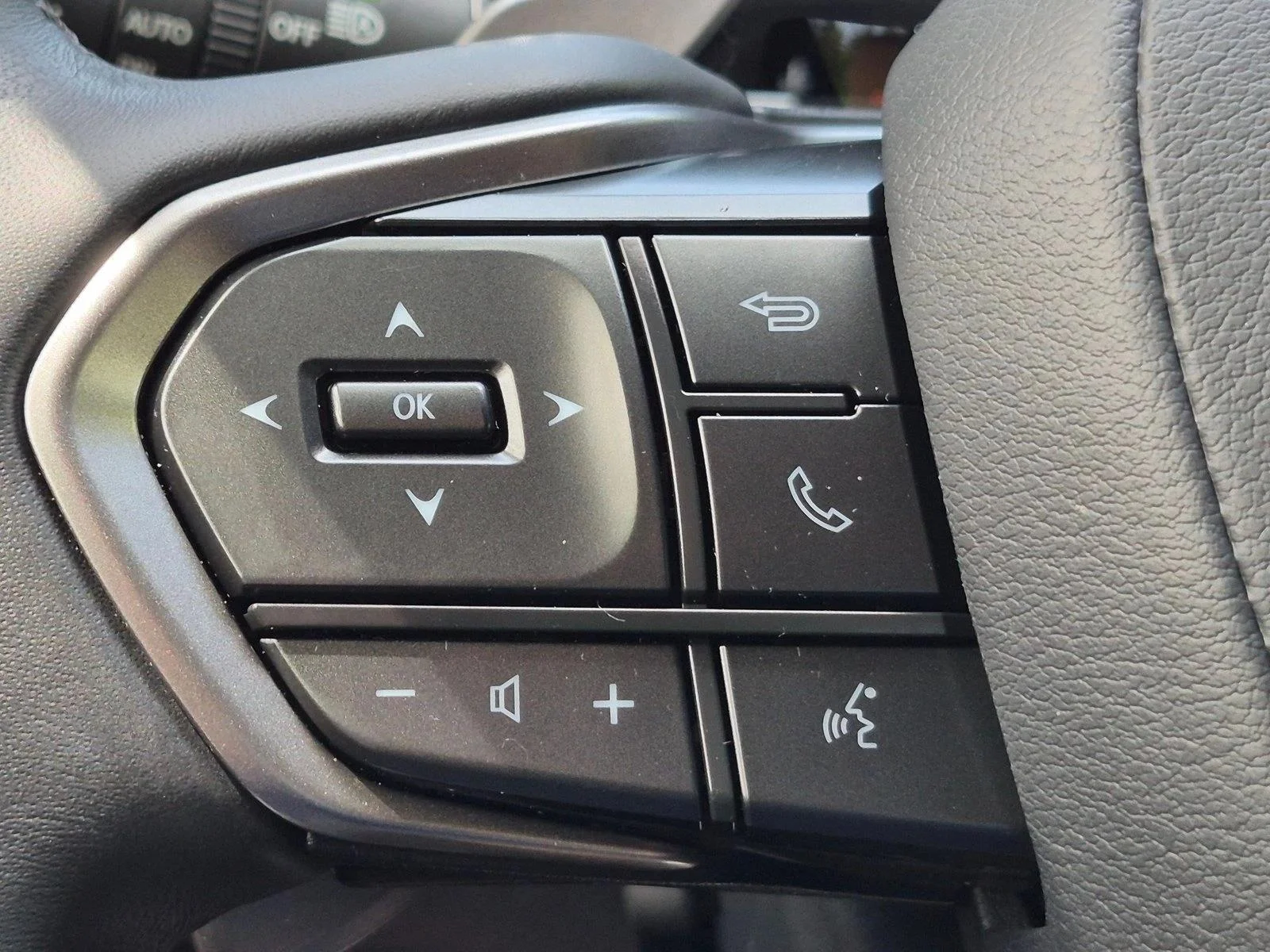 Used 2025 Iridium Lexus RX 350 image 10