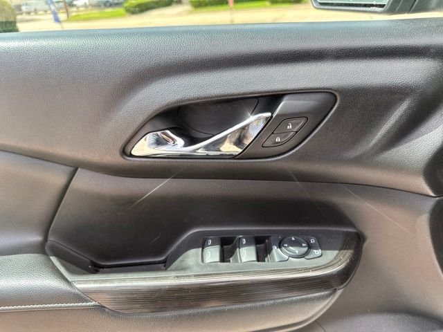 Used 2017 Silver GMC SLT-1 image 18
