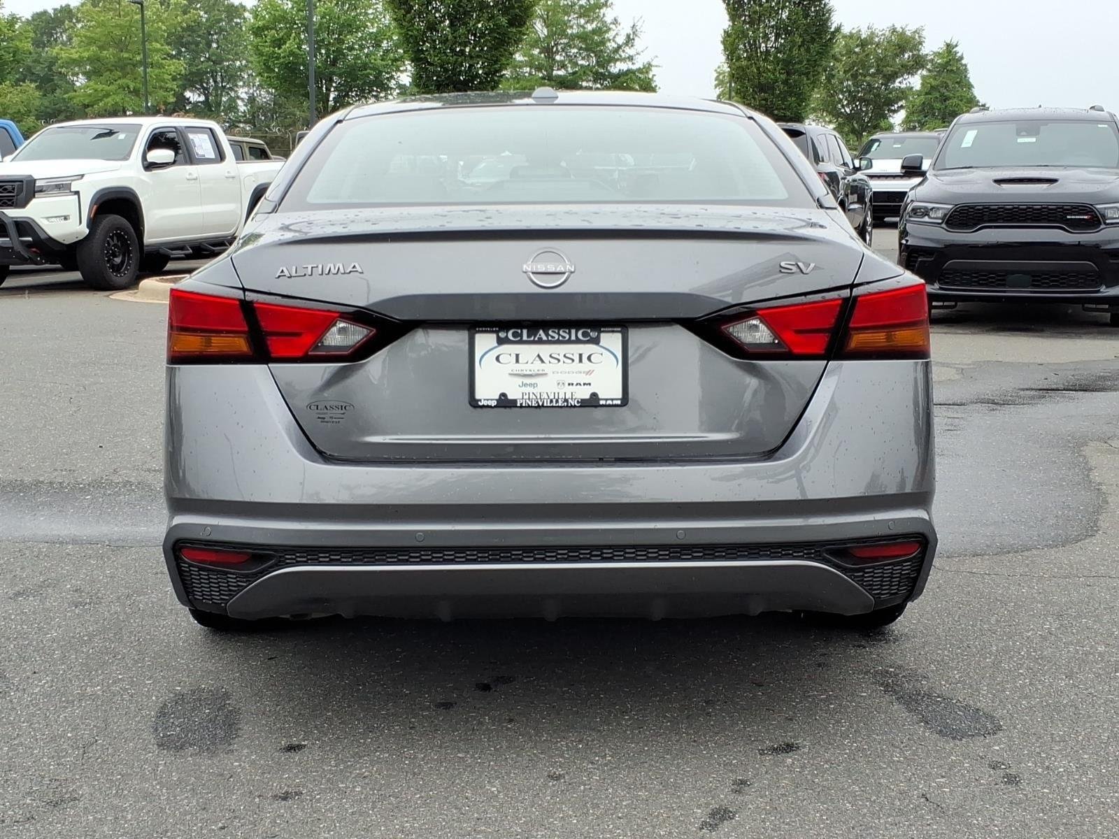 Used 2024 Gun Metallic Nissan 2.5 SV image 15