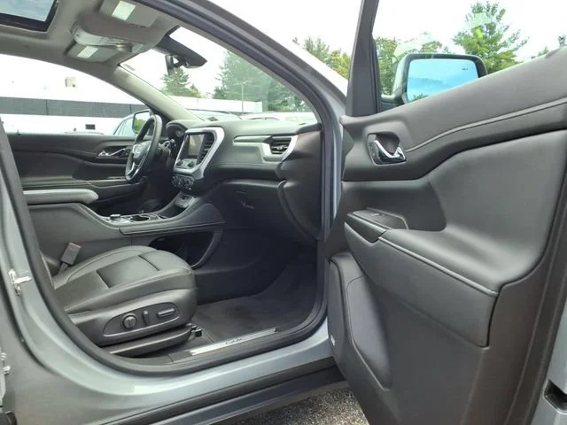 2023 GMC Acadia SLT - Photo 13