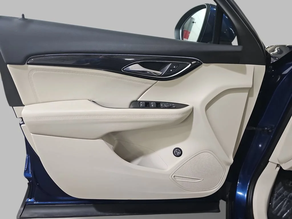 Used 2023 SAPPHIRE METALLIC Buick Preferred image 33