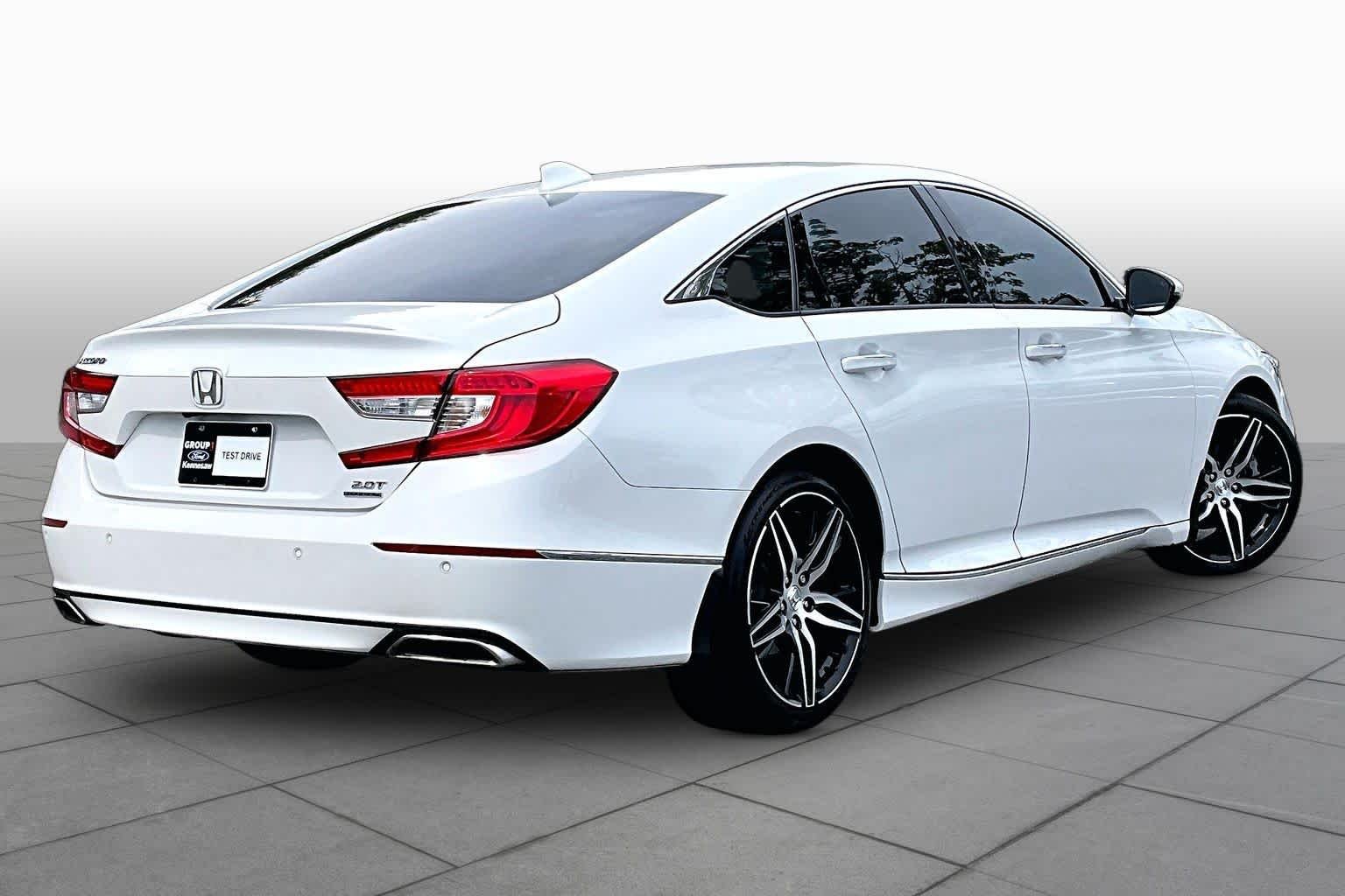Used 2021 Platinum White Pearl Honda Touring image 13