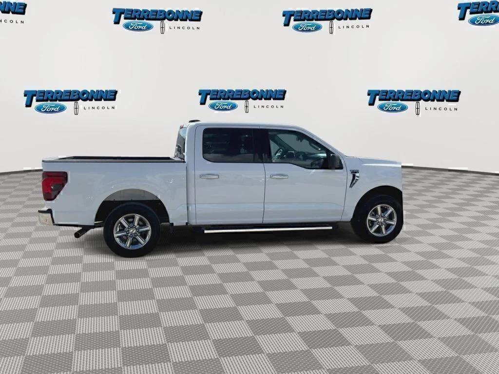 Used 2025 Oxford White Ford XLT image 9