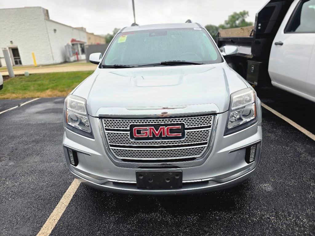 Used 2017 Quicksilver Metallic GMC Denali image 2
