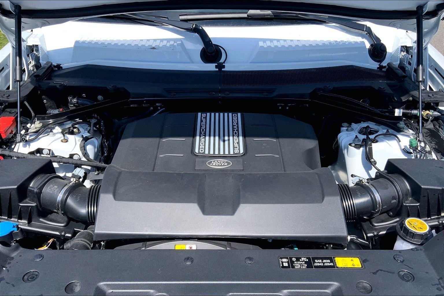 New 2026 Fuji White Land Rover V8 image 16