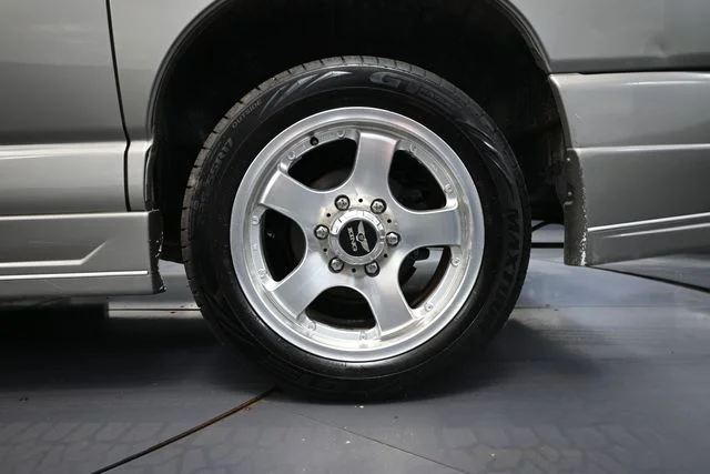Used 1999 White Toyota Limited image 11