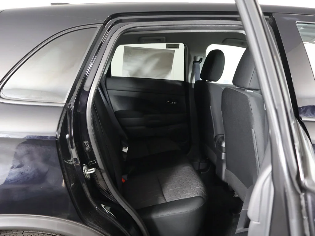 New 2027 Black Mitsubishi 2.0 ES AWC image 28