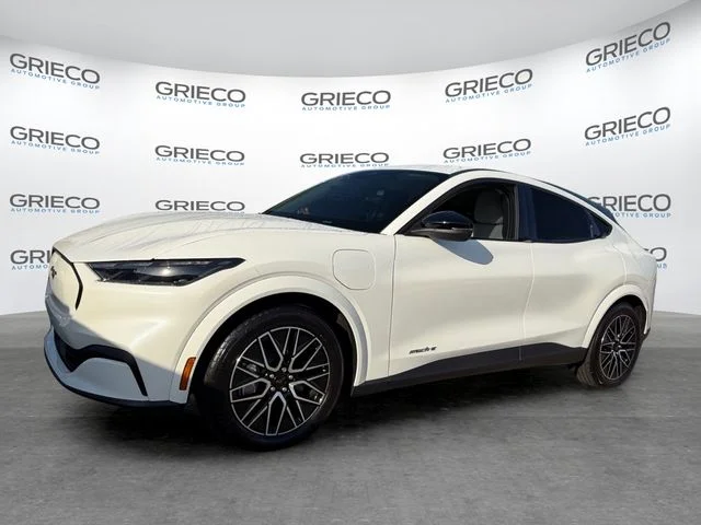Used 2026 White Metallic Ford Premium image 3