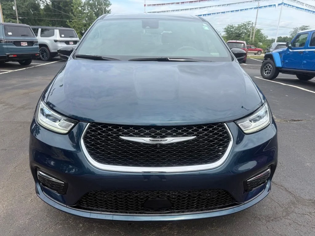 Certified Used 2025 Blue Chrysler Select image 10