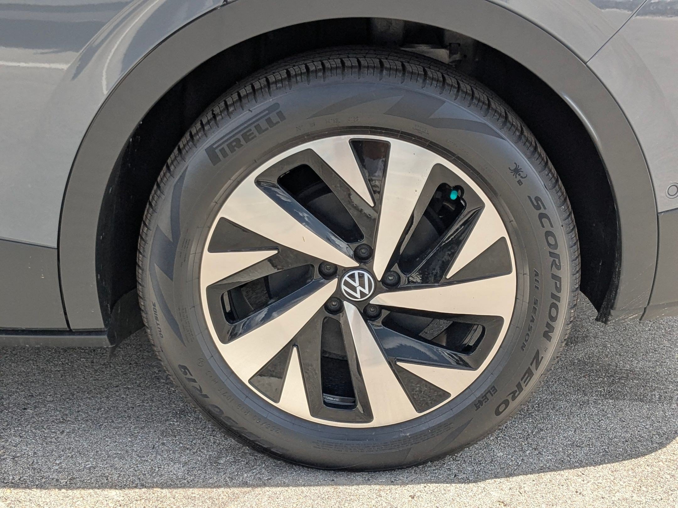 New 2026 Pure Gray Metallic Volkswagen Pro image 19