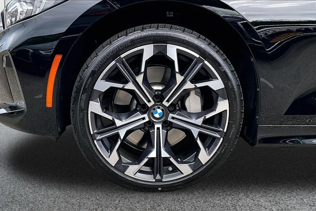 Used 2026 Black BMW 330i xDrive image 34