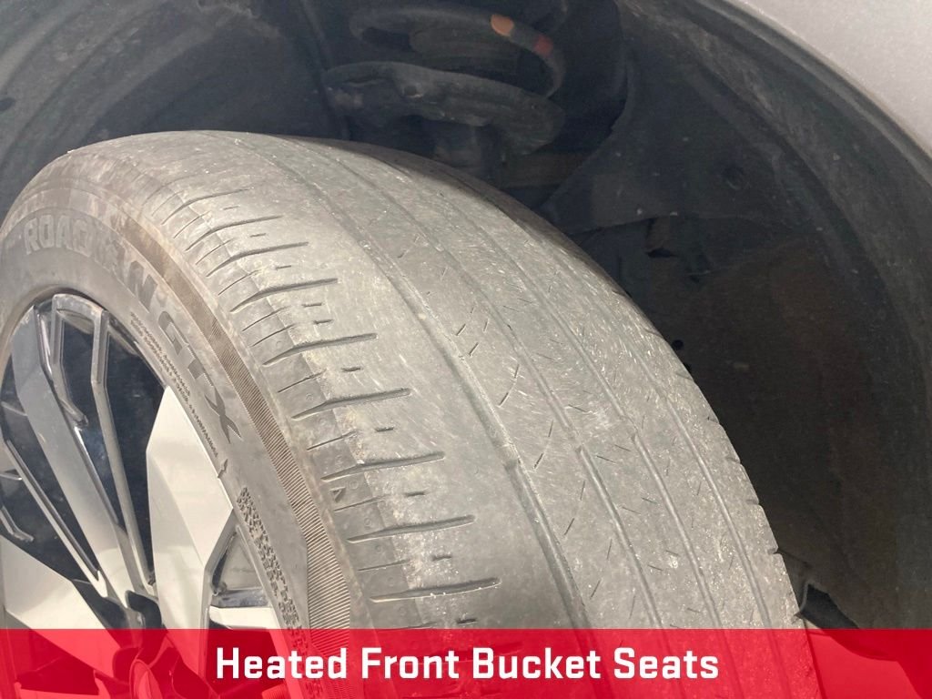 Used 2025 Gray Mitsubishi SE image 22