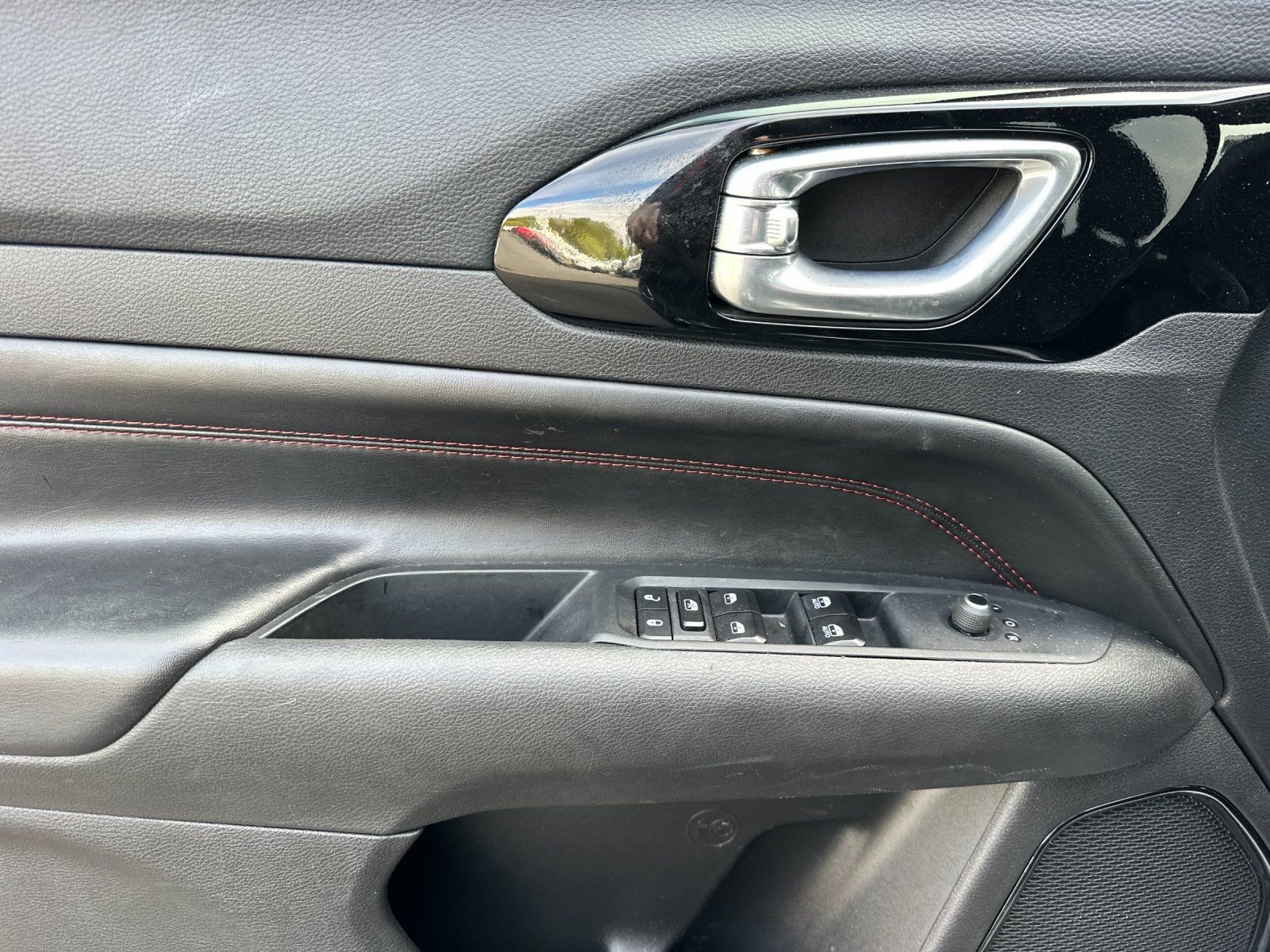 Used 2025 Silver Jeep Trailhawk image 10