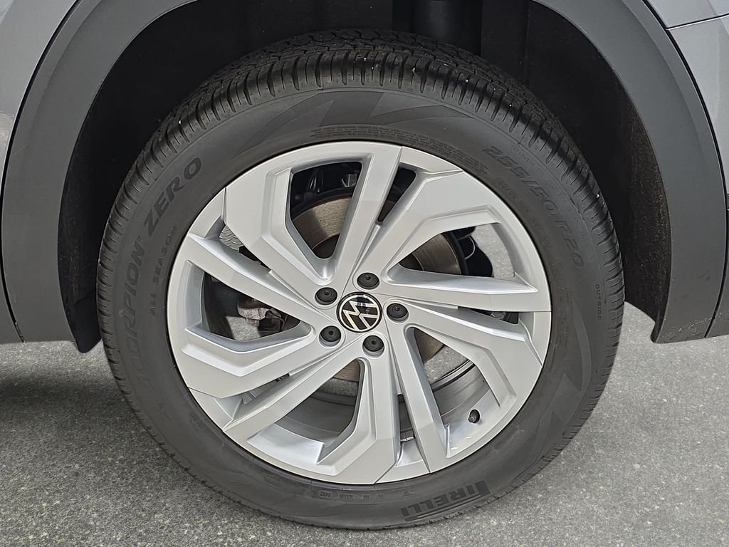 2023 Volkswagen Atlas SE w/Tech - Photo 30
