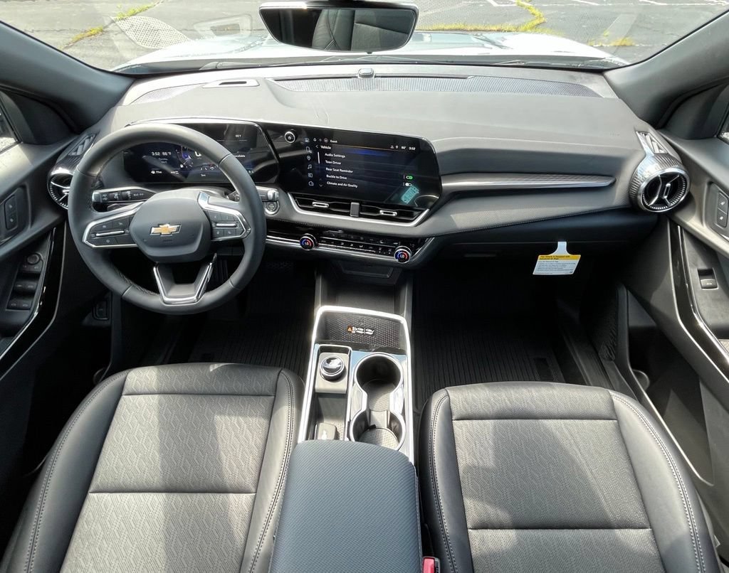 2027 Chevrolet Equinox LT - Photo 9