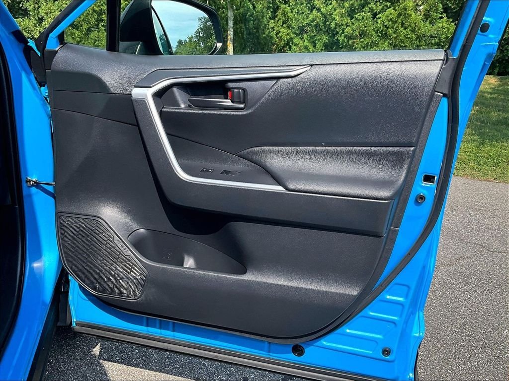 Used 2019 Blue Toyota LE image 12
