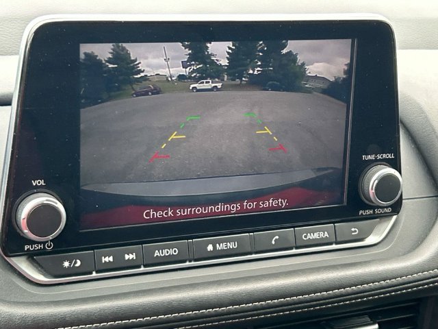 Used 2025 Gray Nissan SV image 32
