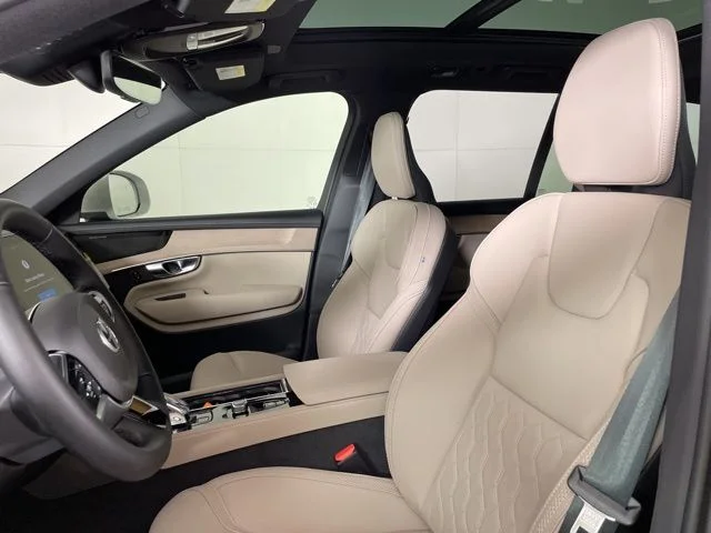 2026 Volvo XC90 Plus - Photo 20